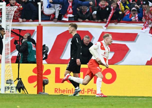 Soccer Bundesliga Season 2024 2025 Mewa Arena Mainz 15 03 2025 1 FSV Mainz 05 mz FC Freiburg fr 2 2 Andreas HANCHE OLSEN 1 FSV Mainz 05 cheers after his goal for 2 1 DFL REGULATIONS PROHIBIT ANY USE OF PHOTOGRAPHS AS IMAGE SEQUENCES AND OR QUASI VIDEO EDITORIAL USE ONLY NATIONAL AND INTERNATIONAL NEWS AGENCIES OUT Soccer Bundesliga 1 FSV Mainz 05