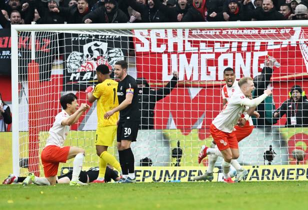 Soccer Bundesliga Season 2024 2025 Mewa Arena Mainz 15 03 2025 1 FSV Mainz 05 mz FC Freiburg fr 2 2 Andreas HANCHE OLSEN 1 FSV Mainz 05 cheers after his goal for 2 1 DFL REGULATIONS PROHIBIT ANY USE OF PHOTOGRAPHS AS IMAGE SEQUENCES AND OR QUASI VIDEO EDITORIAL USE ONLY NATIONAL AND INTERNATIONAL NEWS AGENCIES OUT Soccer Bundesliga 1 FSV Mainz 05
