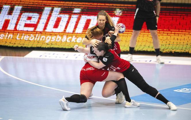 HANDBALL WOMEN 1 BUNDESLIGA 19 GAME DAY THC HB LUDWIGSBURG FOR EDITORIAL PURPOSES ONLY p 15 03 2025 Bad Langensalza Handball Women 1 Bundesliga Women Season 2024 2025 Salzhalle 19 Matchday Thüringer HC HB Ludwigsburg in photo Sofia Hvenfelt 20 HB Ludwigsburg in duel with Josefine Hanfland 57 Thüringer HC and Kerstin Kündig 27 Thüringer HC Germany Thueringen Bad Langensalza Copyright SaschaxFromm Copyright: SaschaxFromm doc7zs34g8popg7rrx7fgv ,EDITORIAL USE ONLY Copyright: SaschaxFromm