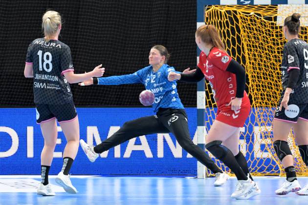 Marie Kristin Weiss (TusSies Metzingen, 12) im Tor HB Ludwigsburg vs. TusSies Metzingen, Handball, HBF, 20.Ligaspieltag, Saison 2024 2025, 19.03.2025 HB Ludwigsburg vs. TusSies Metzingen, Handball, HBF, 20.Ligaspieltag, Saison 2024 2025, 19.03.2025 Ludwigsburg Copyright: xEibner-Pressefoto TobiasxBaurx EP_TBR