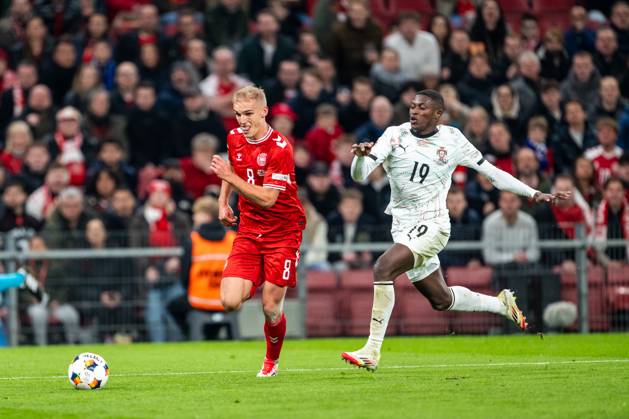 Denmark v Portugal, UEFA Nations League, Copenhagen, Denmark Copenhagen, Denmark. 20th, March 2025. Gustav Isaksen (8) of Denmark and Nuno Mendes (19) of Portugal seen during the UEFA Nations League play-off match between Denmark and Portugal at Parken in Copenhagen. Denmark, Copenhagen Copyright: xGonzalesxPhoto FrederikkexJensenx