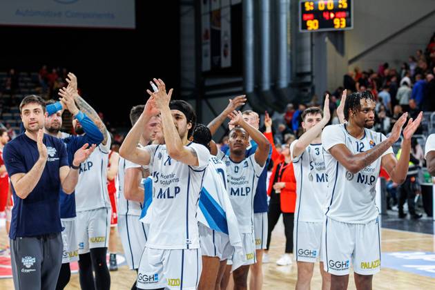 Bamberg Baskets vs MLP Academics Heidelberg , Basketball, easyCredit BBL, 25 Matchday, 23 03 2025 Bamberg Baskets vs MLP Academics Heidelberg , Basketball, easyCredit BBL, 25 Matchday, 23 03 2025 Bamberg, team, cheers, positive emotions, positive emotion, end of game, Bamberg Baskets vs MLP Academics Heidelberg Copyright: xEibner-Pressefoto G.xSantemizx EP_EER