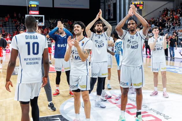 Bamberg Baskets vs MLP Academics Heidelberg , Basketball, easyCredit BBL, 25 Matchday, 23 03 2025 Bamberg Baskets vs MLP Academics Heidelberg , Basketball, easyCredit BBL, 25 Matchday, 23 03 2025 Bamberg, team, cheers, positive emotions, positive emotion, end of game, Bamberg Baskets vs MLP Academics Heidelberg Copyright: xEibner-Pressefoto G.xSantemizx EP_EER