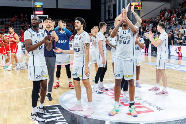 Bamberg Baskets vs MLP Academics Heidelberg , Basketball, easyCredit BBL, 25 Matchday, 23 03 2025 Bamberg Baskets vs MLP Academics Heidelberg , Basketball, easyCredit BBL, 25 Matchday, 23 03 2025 Bamberg, team, cheers, positive emotions, positive emotion, end of game, Bamberg Baskets vs MLP Academics Heidelberg Copyright: xEibner-Pressefoto G.xSantemizx EP_EER