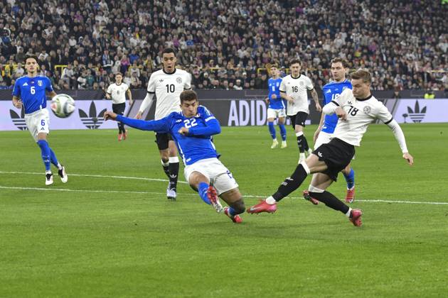 Penalty area scene Goal chance from Maximilian Mittelstädt Mittelstaedt Germany 18 , Giovanni Di Lorenzo Italy 22 arrives too late 23 03 2025 Soccer UEFA Nations League Germany vs Italy, Signal Iduna Park, Dortmund, Copyright: xpepphotox xHorstxMauelshagenx pep00321, pep_20250323_hm_4603