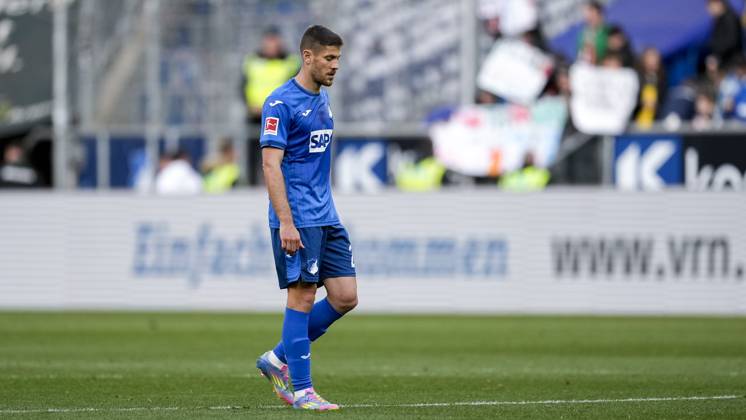 Andrej Kramaric Hoffenheim, 27 , TSG 1899 Hoffenheim player, disappointed about the draw, only draw, disappointment after the final whistle, highlight, point loss, frustration, disappointed, pessimistic, 29 03 2025, Sinsheim Germany , Football, Bundesliga, TSG 1899 Hoffenheim FC Augsburg, DFB DFL REGULATIONS PROHIBIT ANY USE OF PHOTOGRAPHS AS IMAGE SEQUENCES AND OR QUASI VIDEO xozx