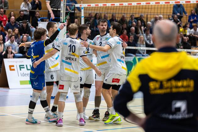 Team, squad, cheers, jubilation, positive emotions, positive emotion, SV Schwaig Volleyball Dentalservice Gust VC Dresden, Volleyball, 2 Bundesliga Sued, , 29 03 2025 SV Schwaig Volleyball Dentalservice Gust VC Dresden, Volleyball, 2 Bundesliga Sued, , 29 03 2025 Schwaig Copyright: xEibner-Pressefoto G.xSantemizx EP_GSZ