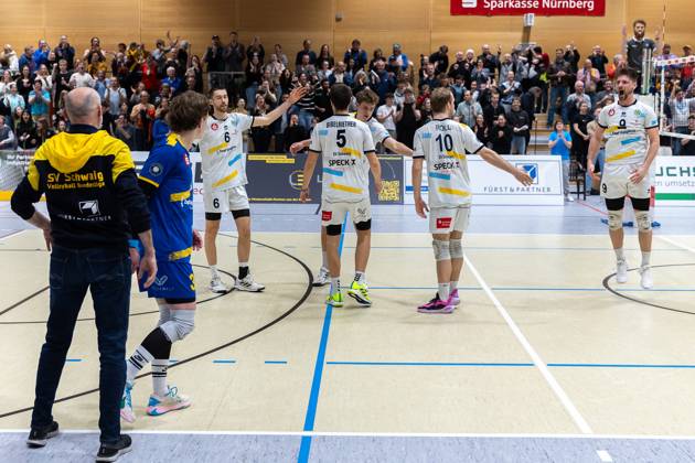 Team, squad, cheers, jubilation, positive emotions, positive emotion, end of match, SV Schwaig Volleyball Dentalservice Gust VC Dresden, Volleyball, 2 Bundesliga Sued, , 29 03 2025 SV Schwaig Volleyball Dentalservice Gust VC Dresden, Volleyball, 2 Bundesliga Sued, , 29 03 2025 Schwaig Copyright: xEibner-Pressefoto G.xSantemizx EP_GSZ