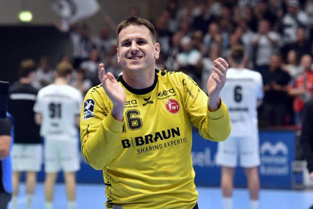 Cheers, joy after the win Nebojsa Simic Goalkeeper MT Melsungen 16 , GER, MT Melsungen THW Kiel, Handball, 1 Bundesliga, 24 Matchday, Season 2024 2025, 29 03 2025, GER, MT Melsungen THW Kiel, Handball, 1 Bundesliga, 24 Matchday, Season 2024 2025, 29 03 2025 Kassel Copyright: xEibner-Pressefotox xRolandxSippelx EP_RSL