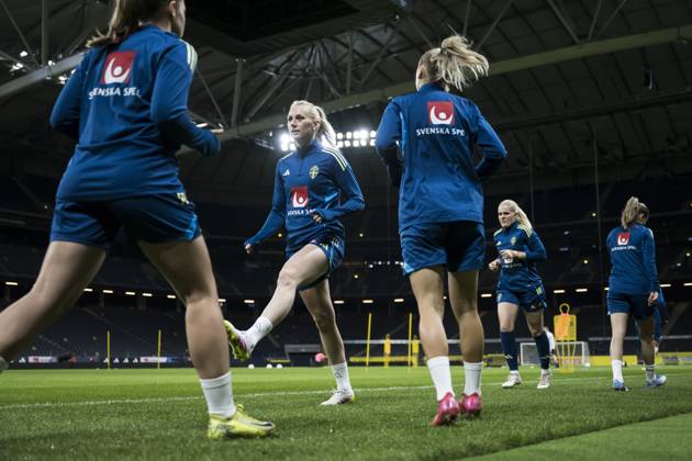 250403 Stina Blackstenius of the Swedish women s national football team at a training session ahead of the Women s Nations League on April 3, 2025 in Stockholm Photo Maxim ThorÃ BILDBYRAN code MT MT0791 fotboll football soccer fotball nations league uefa womens nations league träning practice training sverige sweden dam bbeng  Copyright: MAXIMxTHORE BB250403MT009
