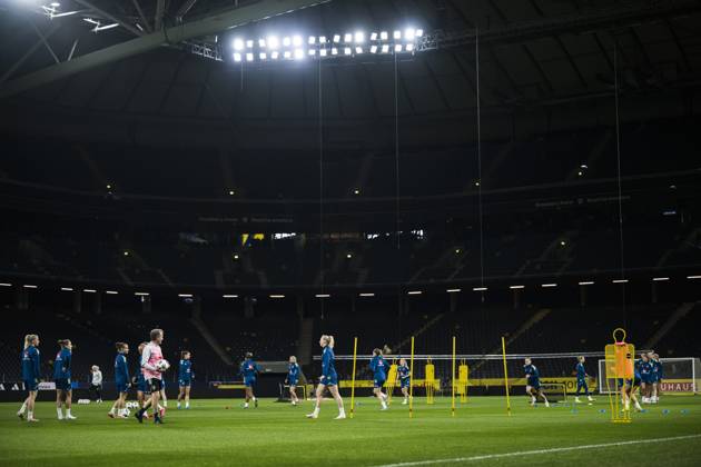 250403 Players of the Swedish women s national football team at a training session ahead of the Women s Nations League on April 3, 2025 in Stockholm Photo Maxim ThorÃ BILDBYRAN kod MT MT0791 fotboll football soccer fotball nations league uefa womens nations league träning practice training sverige sweden dam bbeng  Copyright: MAXIMxTHORE BB250403MT019