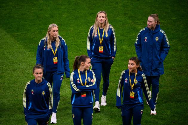 250404 Stina Blackstenius and Amanda Ilestedt of Sweden ahead of the UEFA Women s Nations League football match between Sweden and Italy on April 4, 2025 in Stockholm Photo Simon Hastegard BILDBYRAN code SH EW0513 fotboll football soccer fotball nations league uefa womens nations league sverige sweden italien italy dam bbeng Copyright: SIMONxHASTEGARD BB250404SH009