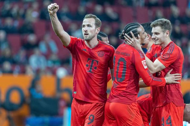 Goal celebration, cheers after his goal for 1 3 by Leroy Sane FC Bayern Muuenchen , Harry Kane FC Bayern Muenchen l and Josip Stanisic FC Bayern Muenchen re , FC Augsburg vs FC Bayern Muenchen, Football, 1 Bundesliga, 28 Matchday, 04 04 2025 DFB regulations prohibit any use of photographs as image sequences and or quasi video Copyright: xkolbert-press PeterxFastlx
