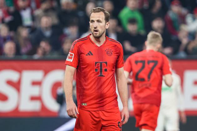 Harry Kane FC Bayern Muenchen, 09 GER, FC Augsburg vs FC Bayern Muenchen, 1 Bundesliga Soccer, 28 Matchday, 04 04 2025, Season 2024 2025 DFB DFL REGULATIONS PROHIBIT ANY USE OF PHOTOGRAPHS AS IMAGE SEQUENCES AND OR QUASI VIDEO GER, FC Augsburg vs FC Bayern Muenchen, 1 Bundesliga Soccer, 28 Matchday, 04 04 2025, Season 2024 2025 Augsburg Copyright: xEibner-Pressefoto RogerxBuerkex EP_RBE