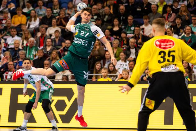 Oskar SUNNEFELDT FRISCH AUF Goeppingen, 27 scores a goal, Action, Goal throw TSV Hannover Burgdorf HAN vs FRISCH AUF Goeppingen FAG , Handball, Men, Daikin Handball Bundesliga HBL , 25 Matchday, Season 2024 2025, 06 04 2025 TSV Hannover Burgdorf HAN vs FRISCH AUF Goeppingen FAG , Handball, Men, Daikin Handball Bundesliga HBL , 25 Matchday, Season 2024 2025, 06 04 2025 Hannover Copyright: xEibnerxPressefoto OliverxSchmidtx EP_OST