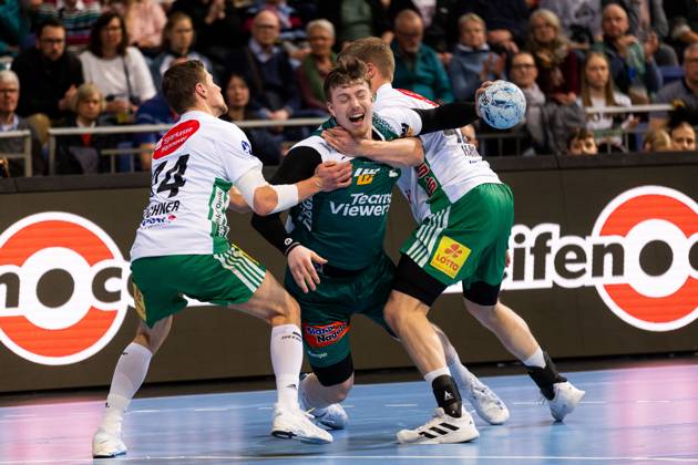 Erik PERSSON FRISCH AUF Goeppingen, 22 scores a goal, Action, Goal throw TSV Hannover Burgdorf HAN vs FRISCH AUF Goeppingen FAG , Handball, Men, Daikin Handball Bundesliga HBL , 25 Matchday, Season 2024 2025, 06 04 2025 TSV Hannover Burgdorf HAN vs FRISCH AUF Goeppingen FAG , Handball, Men, Daikin Handball Bundesliga HBL , 25 Matchday, Season 2024 2025, 06 04 2025 Hannover Copyright: xEibnerxPressefoto OliverxSchmidtx EP_OST