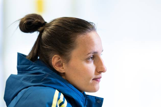 250407 Nathalie Björn of the Swedish women s national football team is being interviewed after a training session on April 7, 2025 in Gothenburg Photo Mathias Bergeld BILDBYRAN kod MB MB1126 fotboll football soccer fotball nations league uefa womens nations league träning practice training sverige sweden dam bbeng intervju interview Copyright: MATHIASxBERGELD BB250407MB036