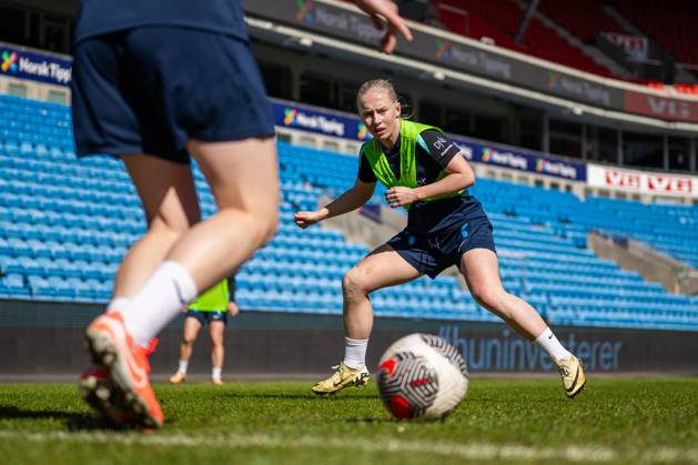 250407 Thea Bjelde of the Norwegian women s national football team during a training session on April 7, 2025 in Oslo Photo Vegard Grott BILDBYRAN kod VG VG0746 bbeng fotboll football soccer fotball norge norway women dam nations league träning practice training trening  Copyright: VEGARDxGRoTT BB250407VG003