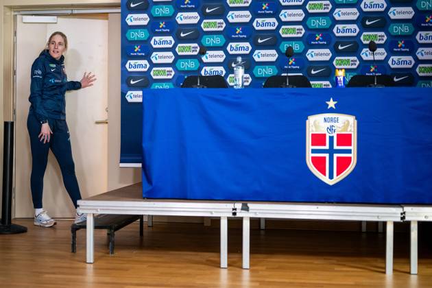 250407 Head coach Gemma Grainger of the Norwegian women s national football team during a press conference on April 7, 2025 in Oslo Photo Vegard Grott BILDBYRAN kod VG VG0748 bbeng fotboll football soccer fotball norge norway women dam nations league press conference pressekonferanse Copyright: VEGARDxGRoTT BB250407VG057