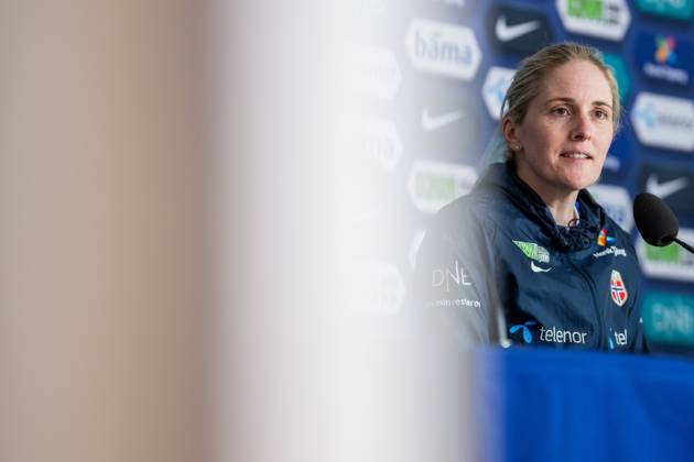 250407 Head coach Gemma Grainger of the Norwegian women s national football team during a press conference on April 7, 2025 in Oslo Photo Vegard Grott BILDBYRAN kod VG VG0748 bbeng fotboll football soccer fotball norge norway women dam nations league press conference pressekonferanse Copyright: VEGARDxGRoTT BB250407VG080