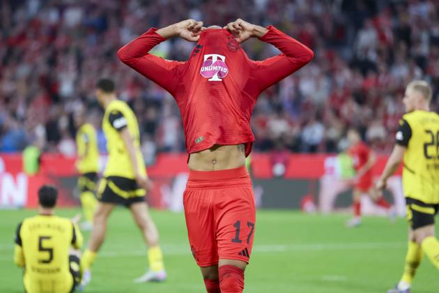 Michael Olise FC Bayern Muenchen looks dejected, Bundesliga, FC Bayern München v Borussia Dortmund, Allianz Arena on April 12, 2025 in Munich, Germany Photo by Marco Steinbrenner DeFodi Images Michael Olise FC Bayern Muenchen looks dejected, Bundesliga, FC Bayern München v Borussia Dortmund, Allianz Arena, April 12, 2025 in Munich, Germany Photo by Marco Steinbrenner DeFodi Images DFL regulations prohibit any use of photographs as image sequences and or quasi video