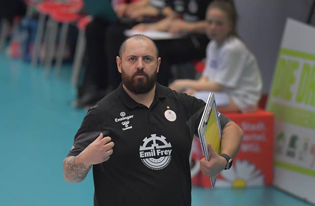 12 04 2025, Stuttgart coach Konstantin Bitter, volleyball, play off semi-final, best of three, Dresdner SC MTV Stuttgart 3 2, c Dresden Saxony
