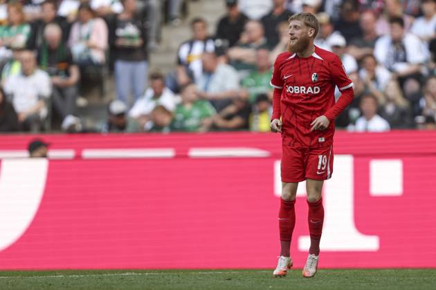 Jan Niklas Beste SC Freiburg looks on during the Bundesliga 1 match between Borussia Mönchengladbach and SC Freiburg, Stadium in Borussia Park on April 12, 2025 in Mönchengladbach, Germany Photo by Oliver Kaelke DeFodi Images Jan Niklas Beste SC Freiburg looks on during the Bundesliga match between Borussia Mönchengladbach and SC Freiburg at Stadium in Borussia Park on April 12, 2025 in Mönchengladbach, Germany Photo by Oliver Kaelke DeFodi Images DFL regulations prohibit any use of photographs as image sequences and or quasi video Photo by Oliver Kaelke DeFodi Images