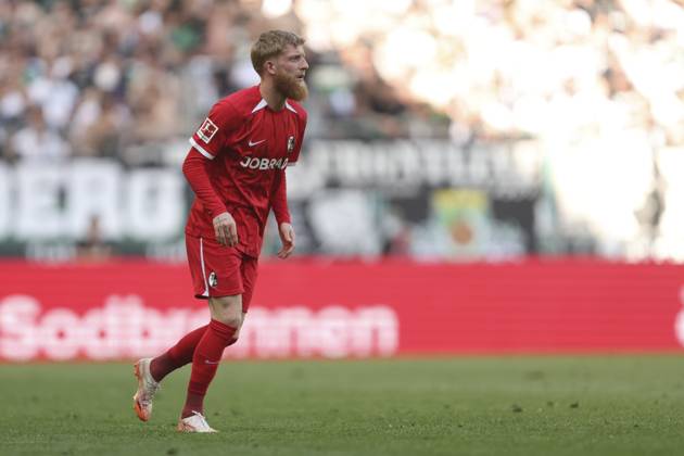 Jan Niklas Beste SC Freiburg looks on during the Bundesliga 1 match between Borussia Mönchengladbach and SC Freiburg, Stadium in Borussia Park on April 12, 2025 in Mönchengladbach, Germany Photo by Oliver Kaelke DeFodi Images Jan Niklas Beste SC Freiburg looks on during the Bundesliga match between Borussia Mönchengladbach and SC Freiburg at Stadium in Borussia Park on April 12, 2025 in Mönchengladbach, Germany Photo by Oliver Kaelke DeFodi Images DFL regulations prohibit any use of photographs as image sequences and or quasi video Photo by Oliver Kaelke DeFodi Images