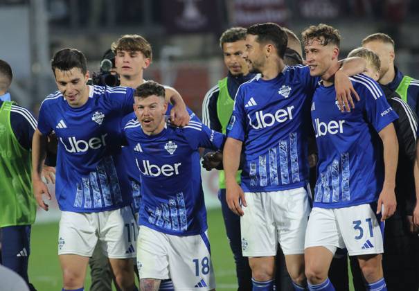 Foto IPP Albano Angilletta Como 13 04 2025 Calcio Campionato di serie A 2024 2025 Como - Torino nella foto: esultanza fine gara Italy Photo Press World Copyright italy ITALY Copyright: xR4924_italyphotopressx