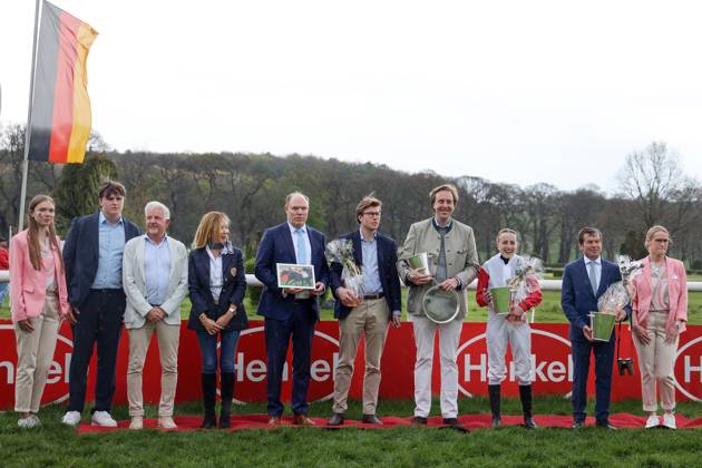 13 04 2025, Duesseldorf, Nordrhein Westfalen, GER Award ceremony Geography with Sibylle Vogt wins racecourse Duesseldorf Grafenberg Award ceremony, Geography, Vogt, victory 250413SG942DUESSELDORF JPG