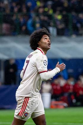 Serge Gnabry FC Bayern Muenchen, 07 angry about a missed goal chance, ITA, Inter Milan vs FC Bayern Muenchen, Football, UEFA Champions League, Quarter-final second leg, 2024 2025 season, 16 04 2025 ITA, Inter Milan vs FC Bayern Muenchen, Football, UEFA Champions League, Quarter-final second leg, 2024 2025 season, 16 04 2025 Milano Copyright: xEibner-Pressefoto Memmlerx EP_MMR