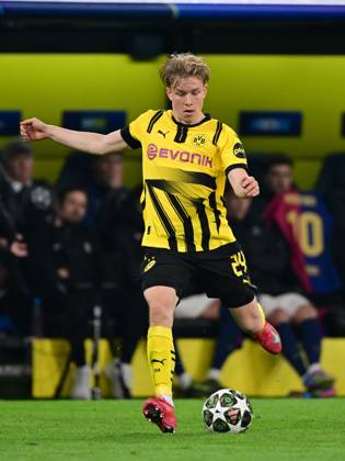 DORTMUND - Daniel Svensson of Borussia Dortmund during the quarterfinal Champions League match between Borussia Dortmund and FC Barcelona, Barca at Signal Iduna Park stadium on April 15, 2025 in Dortmund, Germany. ANP Hollandse Hoogte Borussia Dortmund v FC Barcelona 2024 25 xVIxANPxSportx xGerritxvanxKeulenxIVx 524787100 originalFilename: 524787100