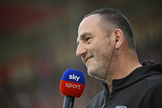 before the start of the match Coach Frank Schmidt 1 FC Heidenheim 1846 FCH Portrait in interview Microphone Micro Logo SKY 1 FC Heidenheim 1846 FCH vs FC Bayern Muenchen FCB 19 04 2025 DFL REGULATIONS PROHIBIT ANY USE OF PHOTOGRAPHS AS IMAGE SEQUENCES AND OR QUASI VIDEO 1 FC Heidenheim 1846 FCH vs FC Bayern Muenchen FCB