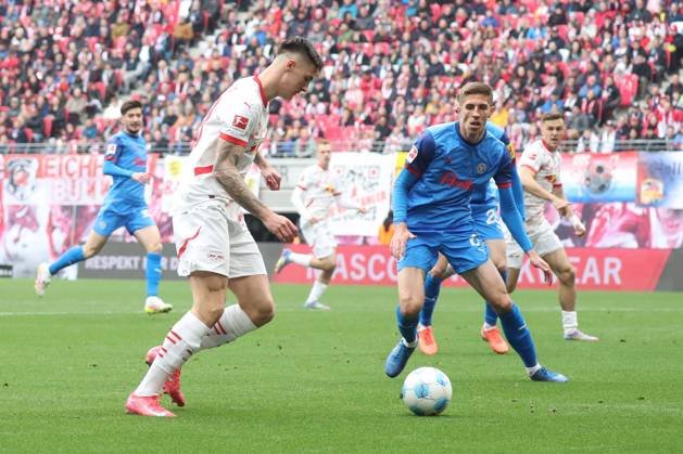 19 04 2025, xgox, Soccer 1 Bundesliga, RB Leipzig Holstein Kiel emspor, v l Benjamin Sesko Leipzig, 30 DFL DFB REGULATIONS PROHIBIT ANY USE OF PHOTOGRAPHS as IMAGE SEQUENCES and or QUASI VIDEO Leipzig