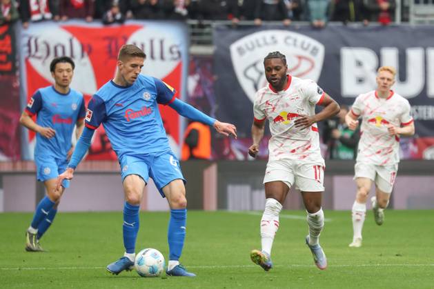 19 04 2025, xgox, Soccer 1 Bundesliga, RB Leipzig Holstein Kiel emspor, v l Marko Ivezic Kiel, 16 , Ridle Baku Leipzig, 17 DFL DFB REGULATIONS PROHIBIT ANY USE OF PHOTOGRAPHS as IMAGE SEQUENCES and or QUASI VIDEO Leipzig