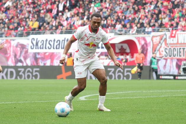 19 04 2025, xgox, Fußball 1 Bundesliga, RB Leipzig Holstein Kiel emspor, v l Lois Openda Leipzig, 11 Freisteller, Einzelbild, Ganzkoerper, single frame DFL DFB REGULATIONS PROHIBIT ANY USE OF PHOTOGRAPHS as IMAGE SEQUENCES and or QUASI VIDEO Leipzig