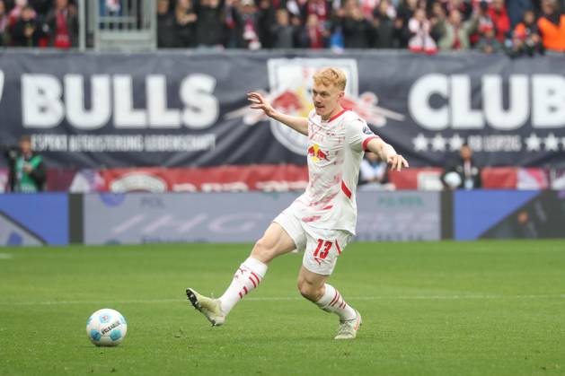 19 04 2025, xgox, Fußball 1 Bundesliga, RB Leipzig Holstein Kiel emspor, v l Nicolas Seiwald Leipzig, 13 Freisteller, Einzelbild, Ganzkoerper, single frame DFL DFB REGULATIONS PROHIBIT ANY USE OF PHOTOGRAPHS as IMAGE SEQUENCES and or QUASI VIDEO Leipzig