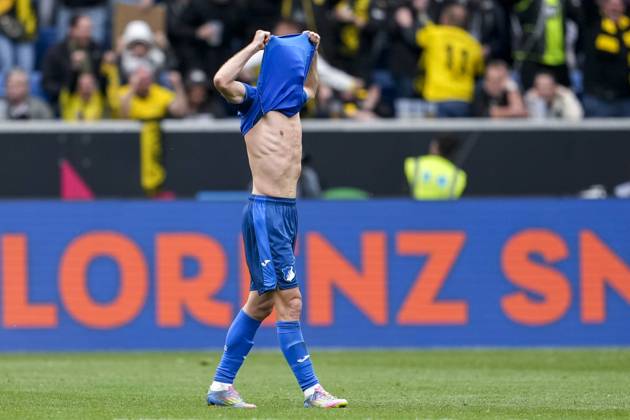Andrej Kramaric Hoffenheim, 27 , TSG 1899 Hoffenheim player, looking disappointed, disappointment, frustration, disappointed, pessimistic, after conceding the 2 3 goal, action, action scene, 26 04 2025, Sinsheim Germany , Soccer, Bundesliga, TSG 1899 Hoffenheim Borussia Dortmund, DFB DFL REGULATIONS PROHIBIT ANY USE OF PHOTOGRAPHS AS IMAGE SEQUENCES AND OR QUASI VIDEO xozx