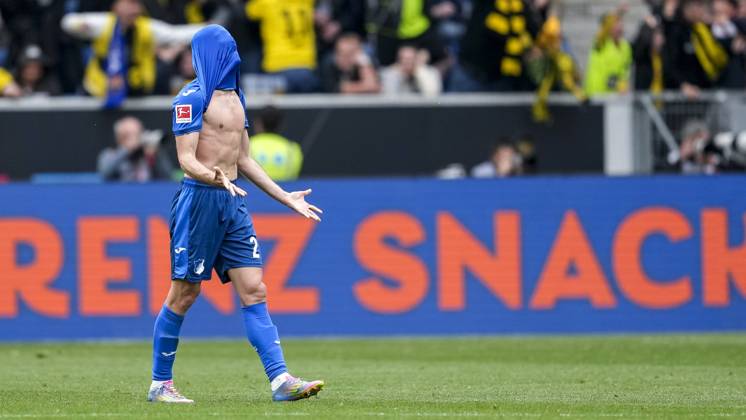 Andrej Kramaric Hoffenheim, 27 , TSG 1899 Hoffenheim player, looking disappointed, disappointment, frustration, disappointed, pessimistic, after conceding the 2 3 goal, action, action scene, 26 04 2025, Sinsheim Germany , Soccer, Bundesliga, TSG 1899 Hoffenheim Borussia Dortmund, DFB DFL REGULATIONS PROHIBIT ANY USE OF PHOTOGRAPHS AS IMAGE SEQUENCES AND OR QUASI VIDEO xozx