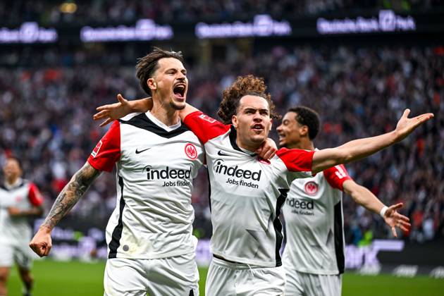 Robin Koch Eintracht Frankfurt, 04 and Arthur Theate Eintracht Frankfurt, 03 celebrate the goal for 4 0, GER, Eintracht Frankfurt vs RB Leipzig, Football, 1 Bundesliga, Matchday 31, Season 2024 2025, 26 04 2025 DFL REGULATES PROHIBIT ANY USE OF PHOTOGRAPHS as IMAGE SEQUENCES and or QUASI VIDEO GER, Eintracht Frankfurt vs RB Leipzig, Football, 1 Bundesliga, 31 Matchday, Season 2024 2025, 26 04 2025 Frankfurt am Main Copyright: xEibner-Pressefoto FlorianxWiegandx EP_FWD