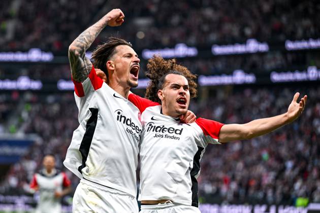 Robin Koch Eintracht Frankfurt, 04 and Arthur Theate Eintracht Frankfurt, 03 celebrate the goal for 4 0, GER, Eintracht Frankfurt vs RB Leipzig, Football, 1 Bundesliga, Matchday 31, Season 2024 2025, 26 04 2025 DFL REGULATES PROHIBIT ANY USE OF PHOTOGRAPHS as IMAGE SEQUENCES and or QUASI VIDEO GER, Eintracht Frankfurt vs RB Leipzig, Football, 1 Bundesliga, 31 Matchday, Season 2024 2025, 26 04 2025 Frankfurt am Main Copyright: xEibner-Pressefoto FlorianxWiegandx EP_FWD