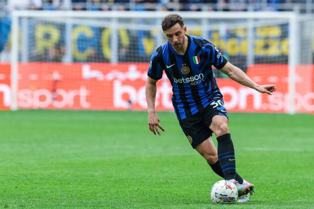 Carlos Augusto of FC Internazionale seen in action during Serie A 2024 25 football match between FC Internazionale and AS Roma at San Siro Stadium Milan Italy on 27 April 2025. Milan Stadio Giuseppe Meazza Milan Italy Copyright: xEPhotopressx SP24-1184-130