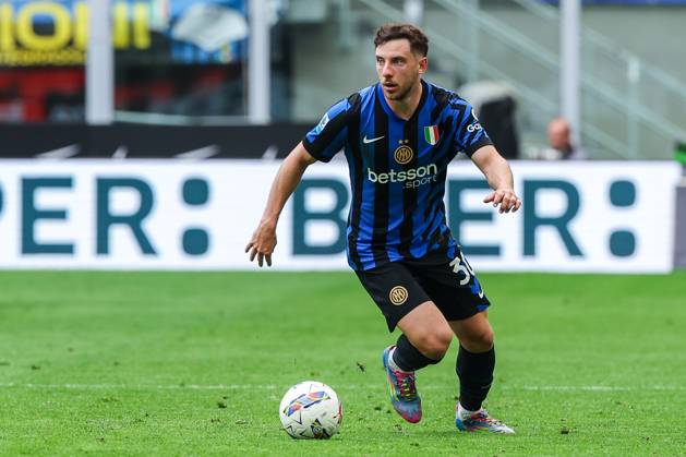 Carlos Augusto of FC Internazionale seen in action during Serie A 2024 25 football match between FC Internazionale and AS Roma at San Siro Stadium Milan Italy on 27 April 2025. Milan Stadio Giuseppe Meazza Milan Italy Copyright: xEPhotopressx SP24-1184-138