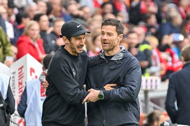 Julian Schuster SC Freiburg, Coach and Xabi Alonso Bayer 04 Leverkusen, Head Coach greet each other before the match GER, SC Freiburg Bayer 04 Leverkusen, Football, Bundesliga, Matchday 32, Season 2024 2025, 04 05 2025 DFL DFB REGULATIONS PROHIBIT ANY USE OF PHOTOGRAPHS AS IMAGE SEQUENCES AND OR QUASI VIDEO GER, SC Freiburg Bayer 04 Leverkusen, Football, Bundesliga, Matchday 32, Season 2024 2025, 04 05 2025 Freiburg Copyright: xEibner-Pressefoto ThomasxHessx EP_THS