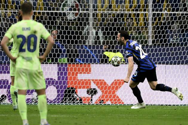 Hakan Calhanoglu of FC Internazionale scores the goal of 2-0 during the UEFA Champions League 2024 2025 semifinal between FC Internazionale and FC Barcelona, Barca at San Siro stadium in Milano (Italy), May 6, 2025. AndreaxStaccioli