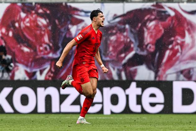 Aleksandar Pavlovic FC Bayern Munich,45 1 Soccer Bundesliga Season 2024 2025 Point Match RB Leipzig vs FC Bayern Munich at the Red Bull Arena in Leipzig Freisteller,Action,Soccer,Germany,Man,Men,03 05 2025
