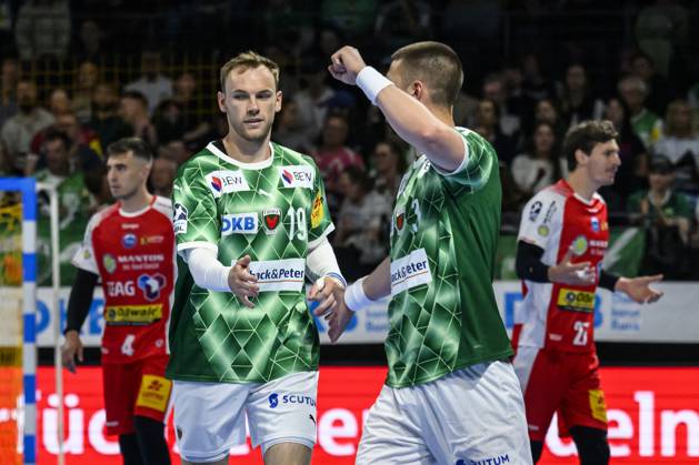 in the picture from l Mathias Gidsel Fuechse Berlin, 19 , Fabian Wiede Fuechse Berlin, 03 , goal, hit, jubilation, goal celebration, joy, enthusiasm, celebrates, GER, Berlin, handball, Fuechse Berlin vs ThSV Eisenach, DAIKIN Handball Bundesliga, in the Max Schmeling Halle, 15 05 2025, Copyright: HMBxMedia UwexKoch