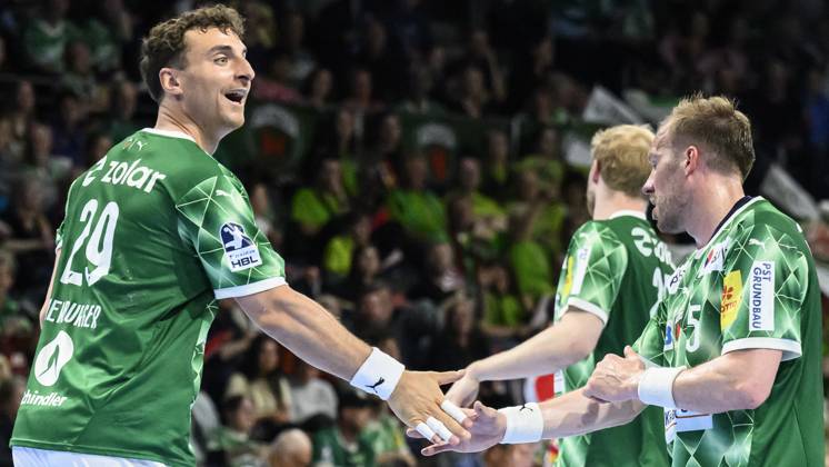 in the picture from l Mathias Gidsel Fuechse Berlin, 19 , Max Darj Fuechse Berlin, 05 , goal, hit, jubilation, goal celebration, joy, enthusiasm, celebrates, GER, Berlin, handball, Fuechse Berlin vs ThSV Eisenach, DAIKIN Handball Bundesliga, in the Max Schmeling Halle, 15 05 2025, Copyright: HMBxMedia UwexKoch