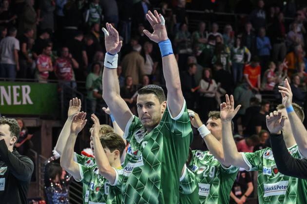 in the picture from l Mijajlo Marsenic Fuechse Berlin, 93 , victory, jubilation, goal celebration, joy, enthusiasm, celebrates, GER, Berlin, handball, Fuechse Berlin vs ThSV Eisenach, DAIKIN Handball Bundesliga, in the Max Schmeling Halle, 15 05 2025, Copyright: HMBxMedia UwexKoch