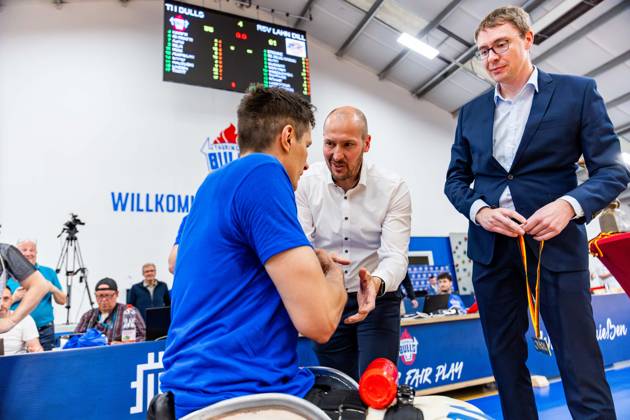 17 05 2025, GER, Wheelchair basketball, Men Women, Season 24 25, 1 Bundesliga, PlayOff Final, RSB Thuringia Bulls RSV Lahn Dill In the picture Aliaksandr Halouski RSB Thuringia Bulls during the medal presentation by David Moeller State Secretary for Sport and Volunteering in the Thuringian State Chancellery The Thuringia Bulls team beat the visiting team from RSV Lahn Dill again in the second PlayOff match to win the season 24 25 German Championship German Champion 99189 Elxleben Fit In Freizeitanlage Sporthal Thueringen Germany